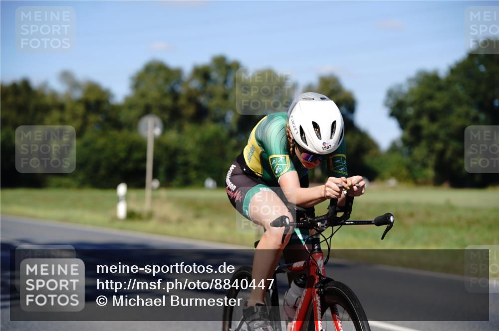 07.09.2025 - 19. Norderstedt Triathlon Michael Burmester http://msf.ph/oto/8840447 07.09.2025 15:00:32 Radfahren 447, 1507 meine-sportfotos.de
