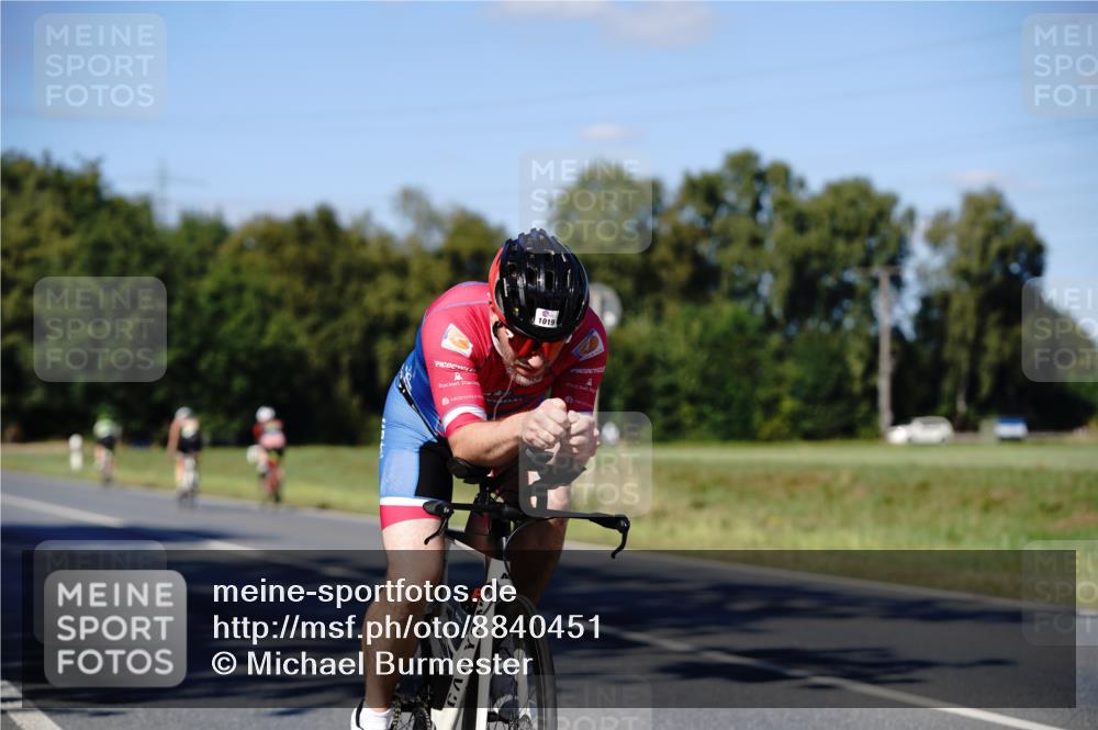 07.09.2025 - 19. Norderstedt Triathlon Michael Burmester http://msf.ph/oto/8840451 07.09.2025 15:00:37 Radfahren 1019 meine-sportfotos.de