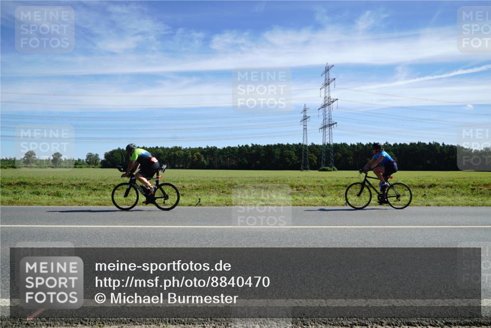 07.09.2025 - 19. Norderstedt Triathlon Michael Burmester http://msf.ph/oto/8840470 07.09.2025 12:20:50 Radfahren 824, 1322 meine-sportfotos.de