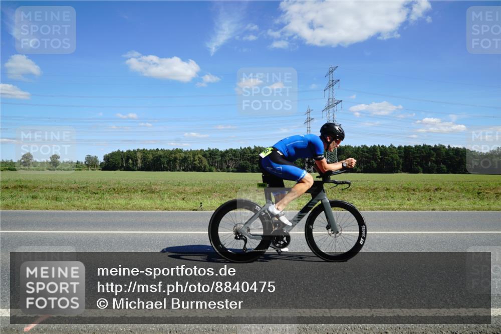 07.09.2025 - 19. Norderstedt Triathlon Michael Burmester http://msf.ph/oto/8840475 07.09.2025 14:28:06 Radfahren 474, 981, 1006, 1008, 1015 meine-sportfotos.de