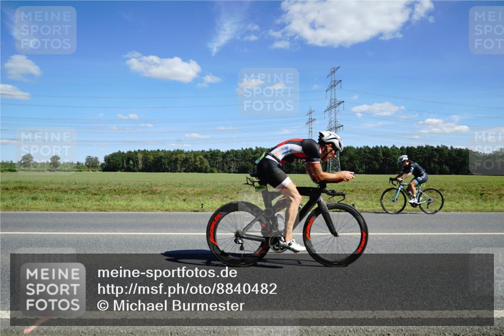 07.09.2025 - 19. Norderstedt Triathlon Michael Burmester http://msf.ph/oto/8840482 07.09.2025 14:28:07 Radfahren 474, 981, 1006, 1008, 1015 meine-sportfotos.de
