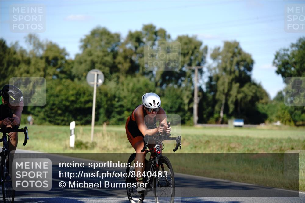 07.09.2025 - 19. Norderstedt Triathlon Michael Burmester http://msf.ph/oto/8840483 07.09.2025 15:01:34 Radfahren 417, 460 meine-sportfotos.de