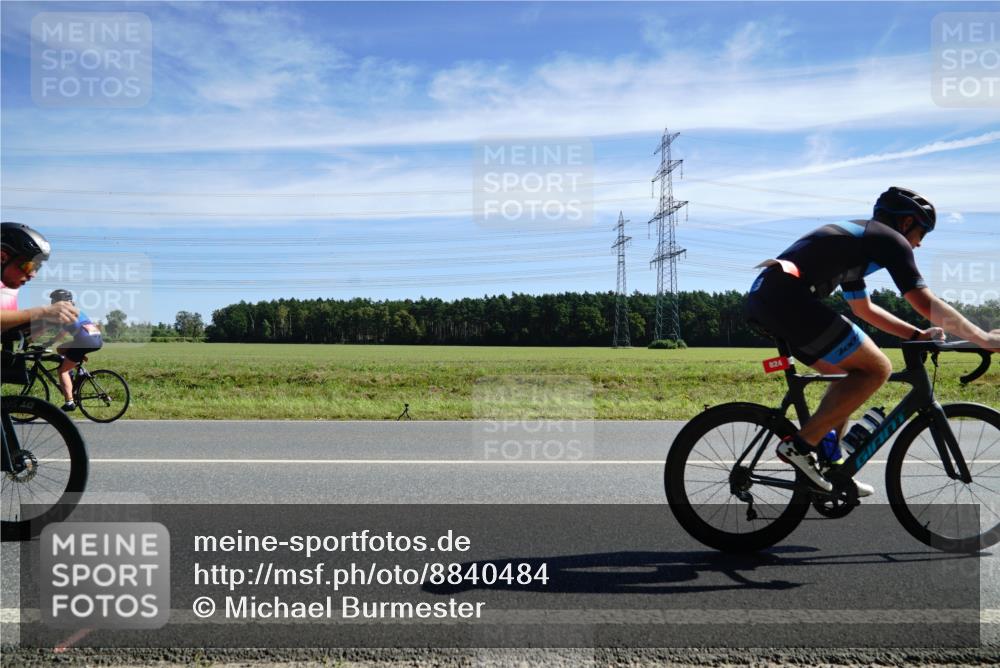 07.09.2025 - 19. Norderstedt Triathlon Michael Burmester http://msf.ph/oto/8840484 07.09.2025 12:20:51 Radfahren 824, 1322 meine-sportfotos.de