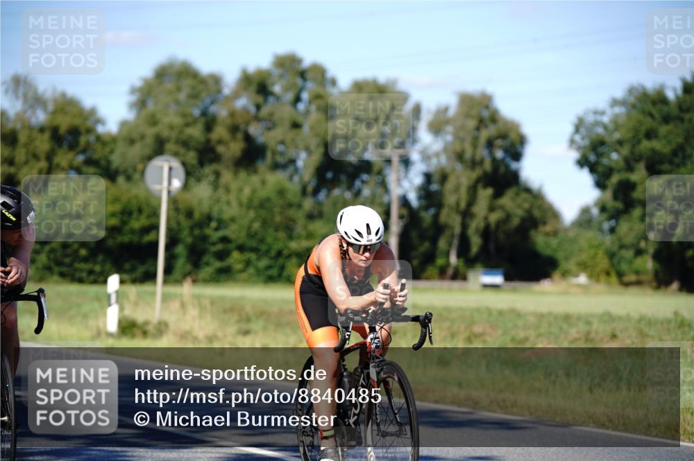 07.09.2025 - 19. Norderstedt Triathlon Michael Burmester http://msf.ph/oto/8840485 07.09.2025 15:01:34 Radfahren 417, 460 meine-sportfotos.de