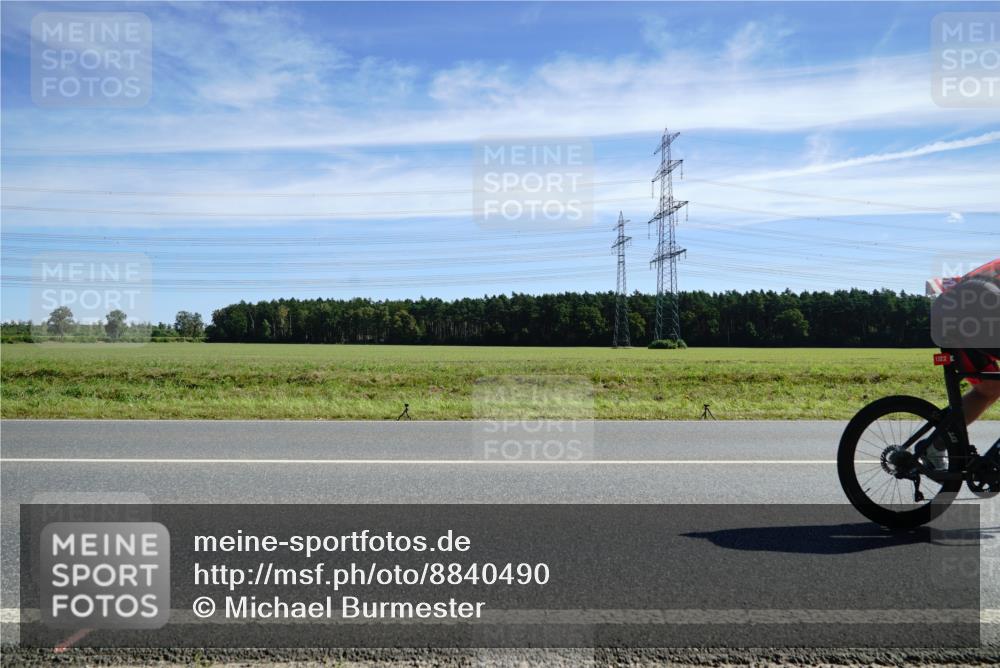 07.09.2025 - 19. Norderstedt Triathlon Michael Burmester http://msf.ph/oto/8840490 07.09.2025 12:20:51 Radfahren 824, 1322 meine-sportfotos.de
