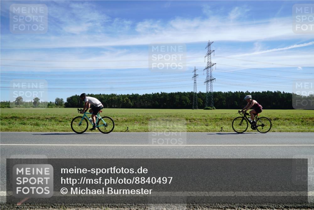 07.09.2025 - 19. Norderstedt Triathlon Michael Burmester http://msf.ph/oto/8840497 07.09.2025 12:20:54 Radfahren 169, 189, 273, 824, 1322 meine-sportfotos.de