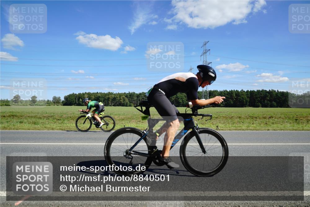 07.09.2025 - 19. Norderstedt Triathlon Michael Burmester http://msf.ph/oto/8840501 07.09.2025 14:28:11 Radfahren 1006, 1015, 1036, 1040 meine-sportfotos.de