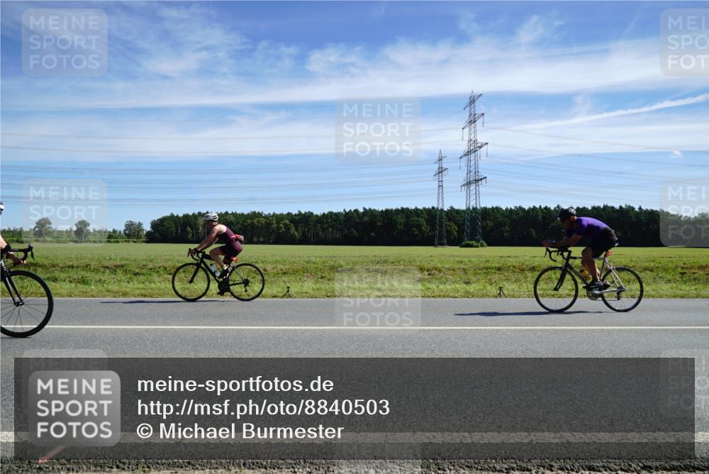 07.09.2025 - 19. Norderstedt Triathlon Michael Burmester http://msf.ph/oto/8840503 07.09.2025 12:20:55 Radfahren 169, 189, 273, 739, 1243 meine-sportfotos.de