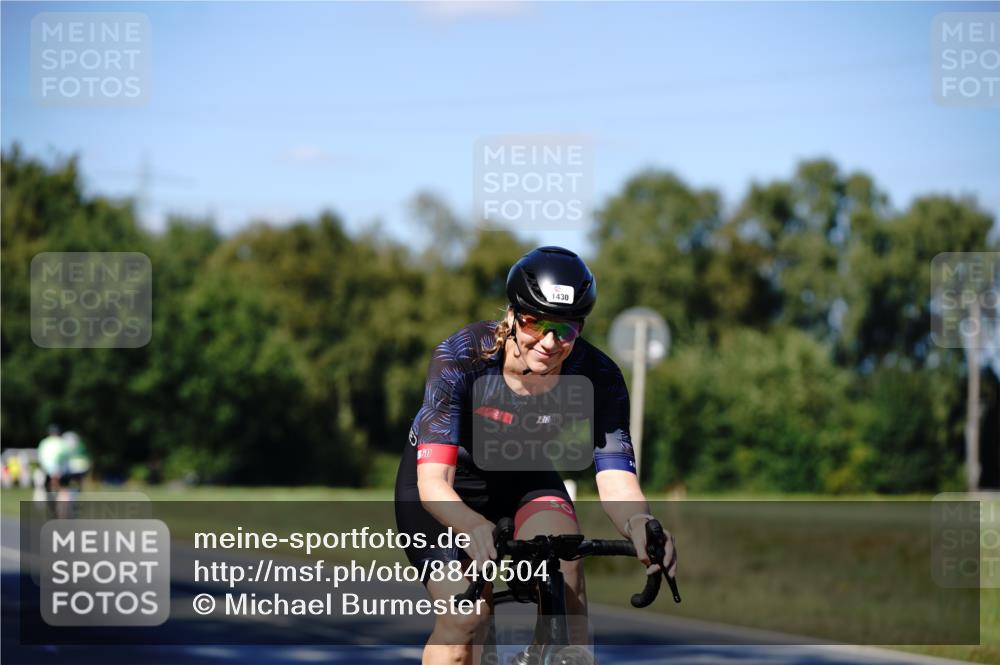 07.09.2025 - 19. Norderstedt Triathlon Michael Burmester http://msf.ph/oto/8840504 07.09.2025 15:02:07 Radfahren 1430 meine-sportfotos.de
