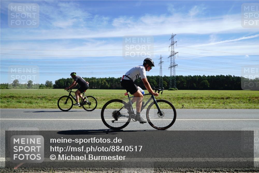 07.09.2025 - 19. Norderstedt Triathlon Michael Burmester http://msf.ph/oto/8840517 07.09.2025 12:20:56 Radfahren 169, 189, 273, 739, 1243 meine-sportfotos.de