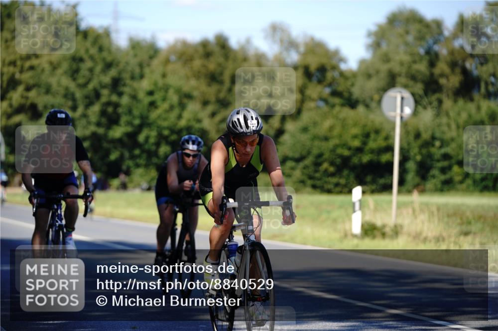 07.09.2025 - 19. Norderstedt Triathlon Michael Burmester http://msf.ph/oto/8840529 07.09.2025 15:02:35 Radfahren 374, 450, 1422 meine-sportfotos.de