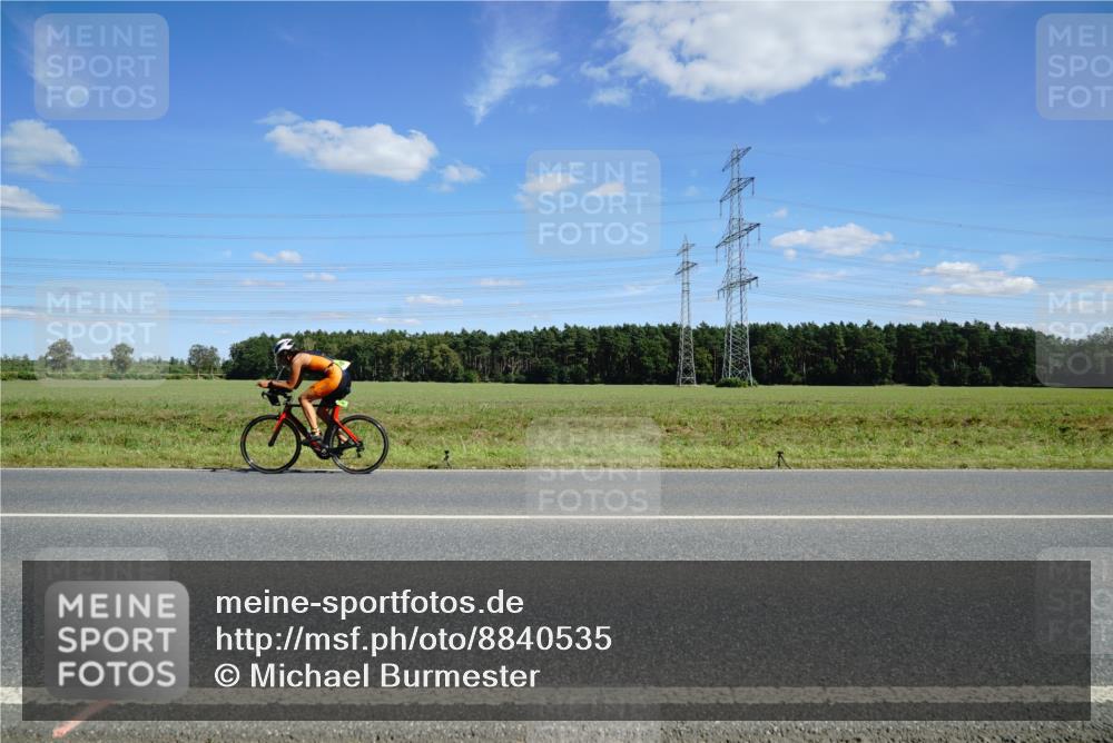 07.09.2025 - 19. Norderstedt Triathlon Michael Burmester http://msf.ph/oto/8840535 07.09.2025 14:28:17 Radfahren 1009, 1459 meine-sportfotos.de