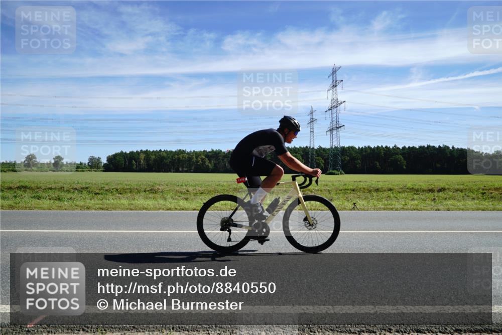 07.09.2025 - 19. Norderstedt Triathlon Michael Burmester http://msf.ph/oto/8840550 07.09.2025 12:21:10 Radfahren 202, 699, 1252, 1378 meine-sportfotos.de