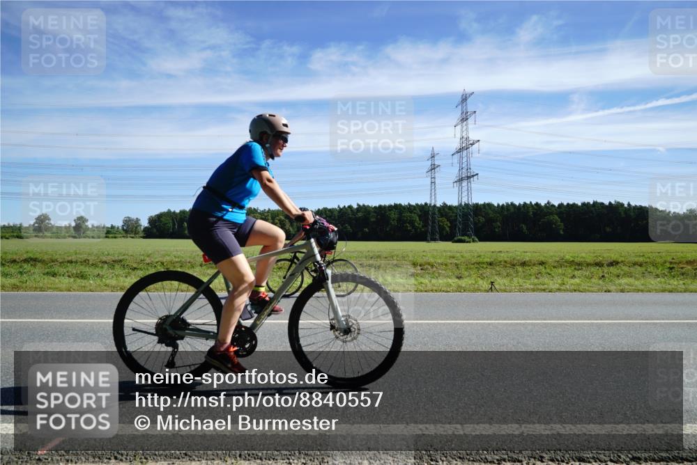 07.09.2025 - 19. Norderstedt Triathlon Michael Burmester http://msf.ph/oto/8840557 07.09.2025 12:21:11 Radfahren 202, 699, 1252, 1378 meine-sportfotos.de