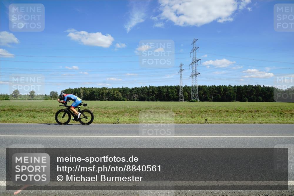 07.09.2025 - 19. Norderstedt Triathlon Michael Burmester http://msf.ph/oto/8840561 07.09.2025 14:28:26 Radfahren  meine-sportfotos.de
