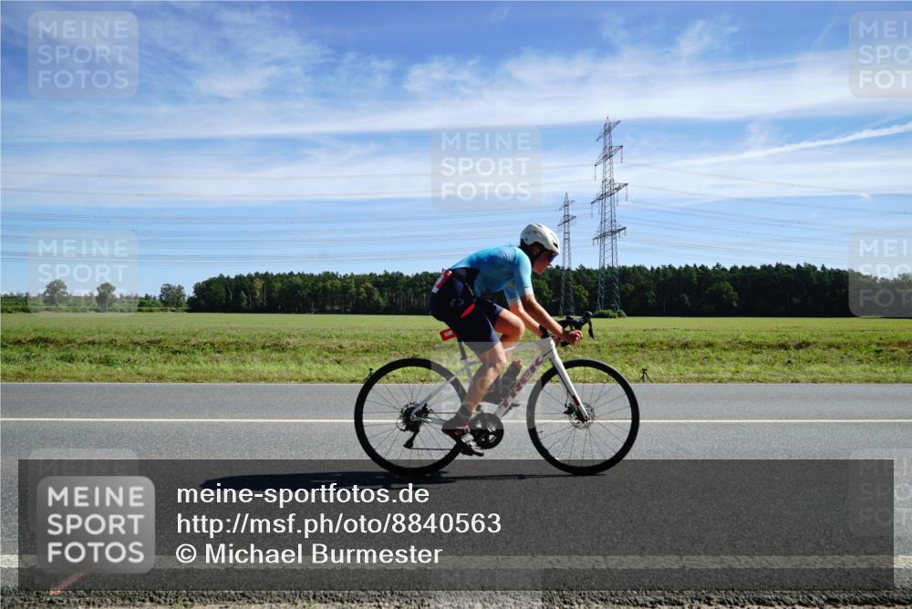 07.09.2025 - 19. Norderstedt Triathlon Michael Burmester http://msf.ph/oto/8840563 07.09.2025 12:21:12 Radfahren 176, 202, 699, 1252, 1378 meine-sportfotos.de
