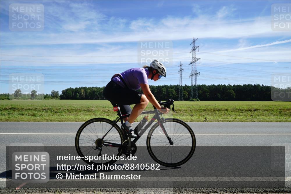 07.09.2025 - 19. Norderstedt Triathlon Michael Burmester http://msf.ph/oto/8840582 07.09.2025 12:21:15 Radfahren 176, 202, 699 meine-sportfotos.de