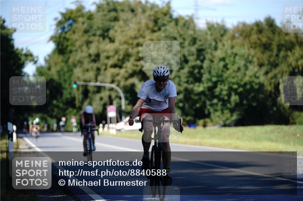 07.09.2025 - 19. Norderstedt Triathlon Michael Burmester http://msf.ph/oto/8840588 07.09.2025 15:04:05 Radfahren 462, 1431 meine-sportfotos.de