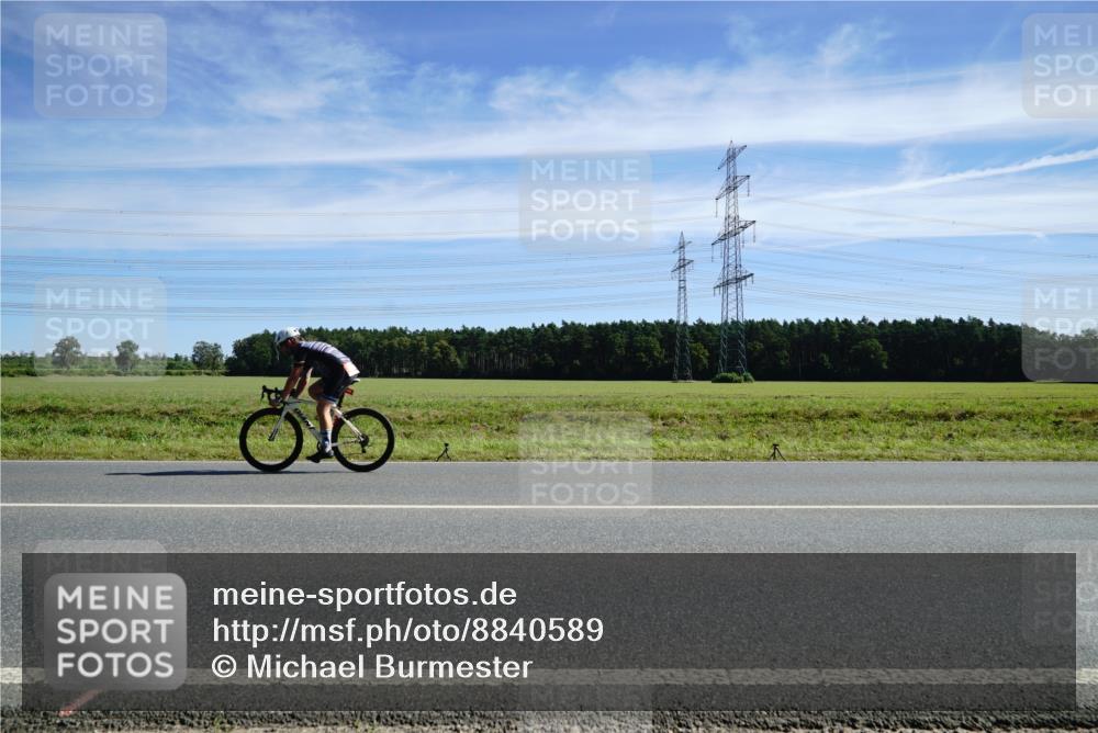 07.09.2025 - 19. Norderstedt Triathlon Michael Burmester http://msf.ph/oto/8840589 07.09.2025 12:21:16 Radfahren 176, 202 meine-sportfotos.de
