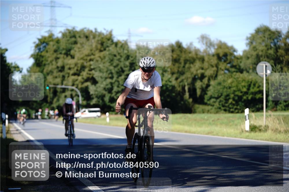 07.09.2025 - 19. Norderstedt Triathlon Michael Burmester http://msf.ph/oto/8840590 07.09.2025 15:04:06 Radfahren 462, 1431 meine-sportfotos.de