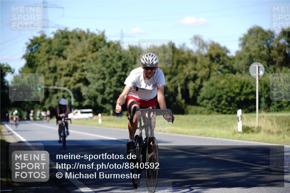 07.09.2025 - 19. Norderstedt Triathlon Michael Burmester http://msf.ph/oto/8840592 07.09.2025 15:04:06 Radfahren 462, 1431 meine-sportfotos.de