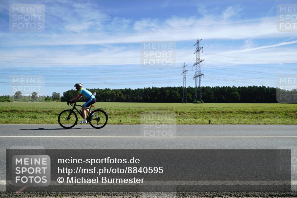 07.09.2025 - 19. Norderstedt Triathlon Michael Burmester http://msf.ph/oto/8840595 07.09.2025 12:21:21 Radfahren  meine-sportfotos.de