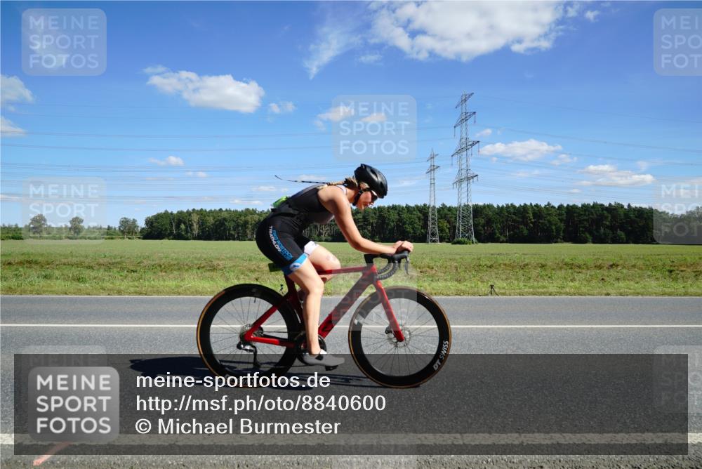 07.09.2025 - 19. Norderstedt Triathlon Michael Burmester http://msf.ph/oto/8840600 07.09.2025 14:28:42 Radfahren 420, 449, 963, 1462 meine-sportfotos.de