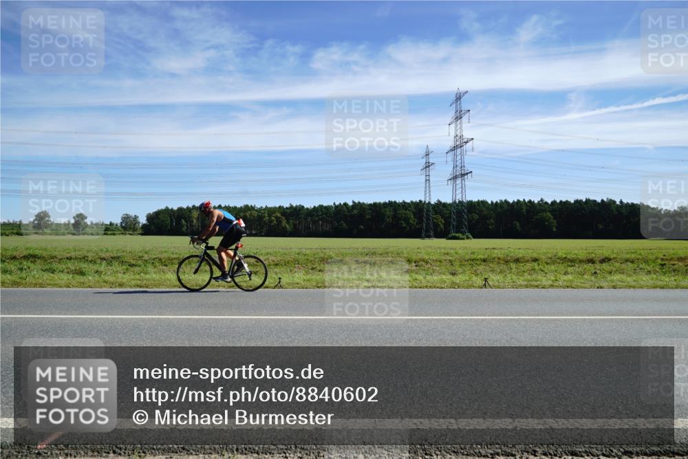 07.09.2025 - 19. Norderstedt Triathlon Michael Burmester http://msf.ph/oto/8840602 07.09.2025 12:21:23 Radfahren  meine-sportfotos.de