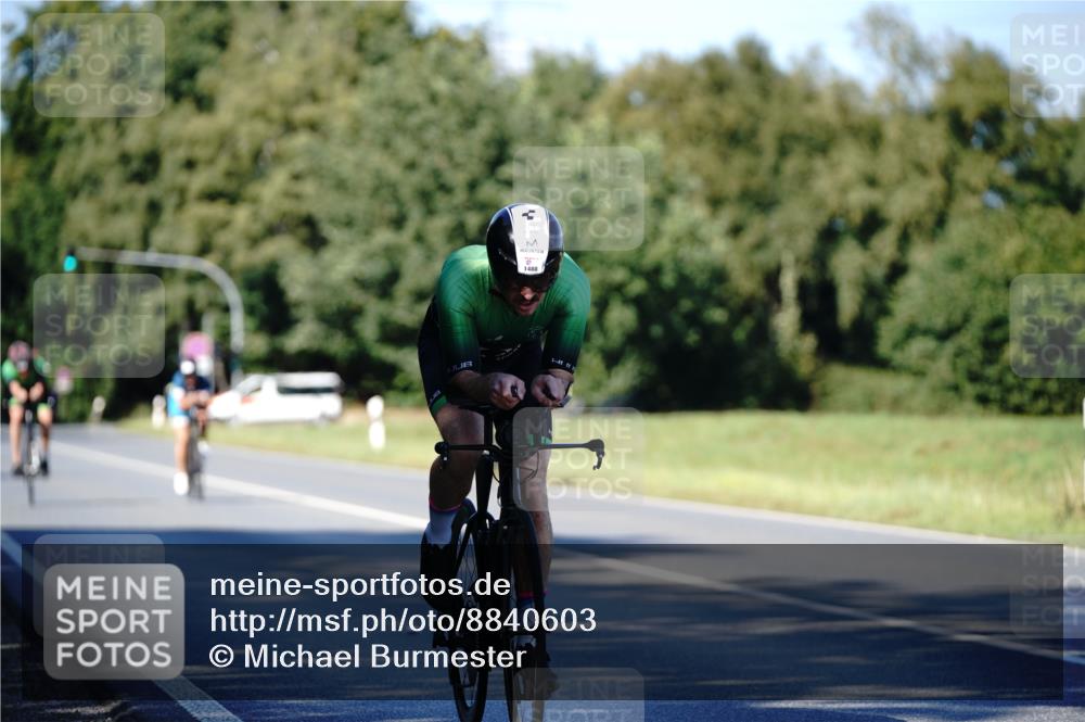 07.09.2025 - 19. Norderstedt Triathlon Michael Burmester http://msf.ph/oto/8840603 07.09.2025 15:04:13 Radfahren 1488 meine-sportfotos.de
