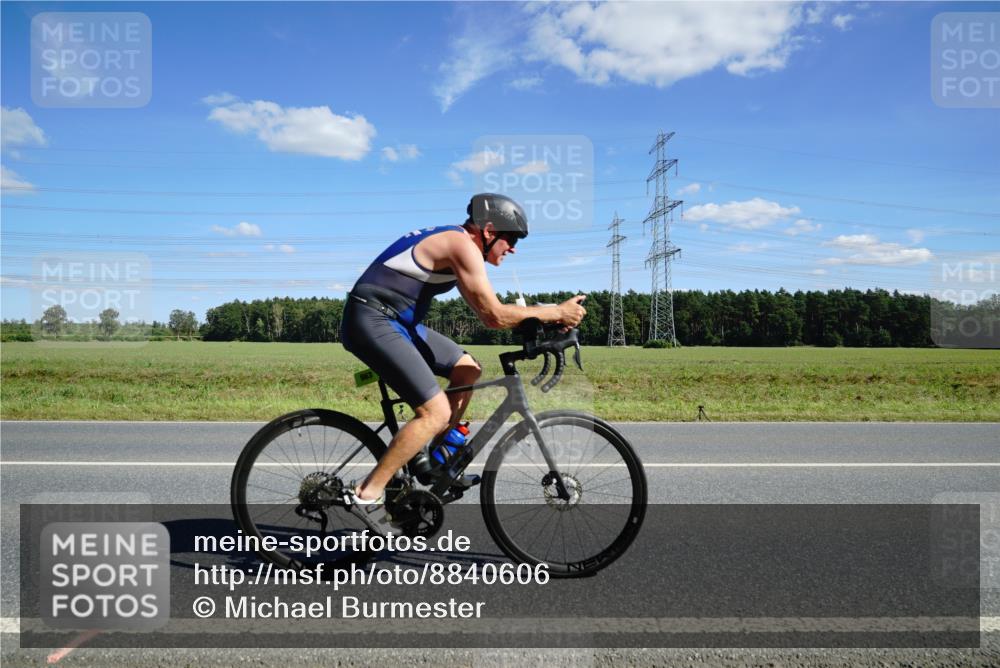 07.09.2025 - 19. Norderstedt Triathlon Michael Burmester http://msf.ph/oto/8840606 07.09.2025 14:28:43 Radfahren 449, 963, 1462 meine-sportfotos.de