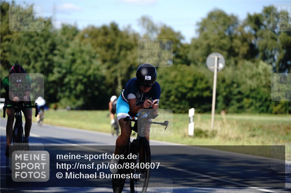 07.09.2025 - 19. Norderstedt Triathlon Michael Burmester http://msf.ph/oto/8840607 07.09.2025 15:04:17 Radfahren 444, 467 meine-sportfotos.de