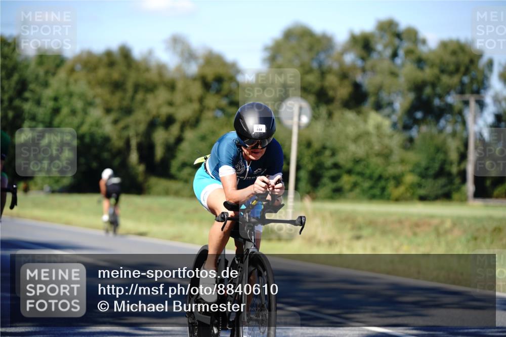07.09.2025 - 19. Norderstedt Triathlon Michael Burmester http://msf.ph/oto/8840610 07.09.2025 15:04:17 Radfahren 444, 467 meine-sportfotos.de