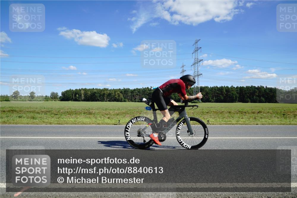 07.09.2025 - 19. Norderstedt Triathlon Michael Burmester http://msf.ph/oto/8840613 07.09.2025 14:28:51 Radfahren 393, 964, 1034 meine-sportfotos.de