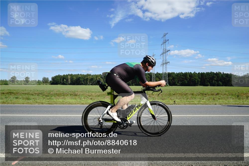 07.09.2025 - 19. Norderstedt Triathlon Michael Burmester http://msf.ph/oto/8840618 07.09.2025 14:28:51 Radfahren 393, 964, 1034 meine-sportfotos.de