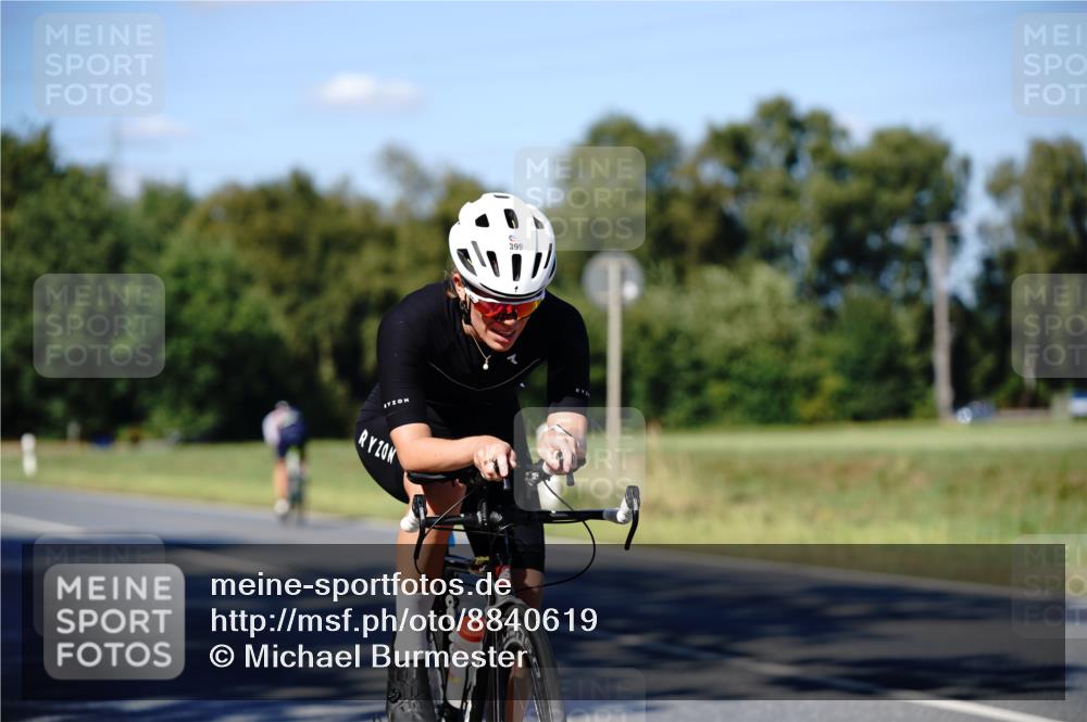 07.09.2025 - 19. Norderstedt Triathlon Michael Burmester http://msf.ph/oto/8840619 07.09.2025 15:04:23 Radfahren 399, 888 meine-sportfotos.de