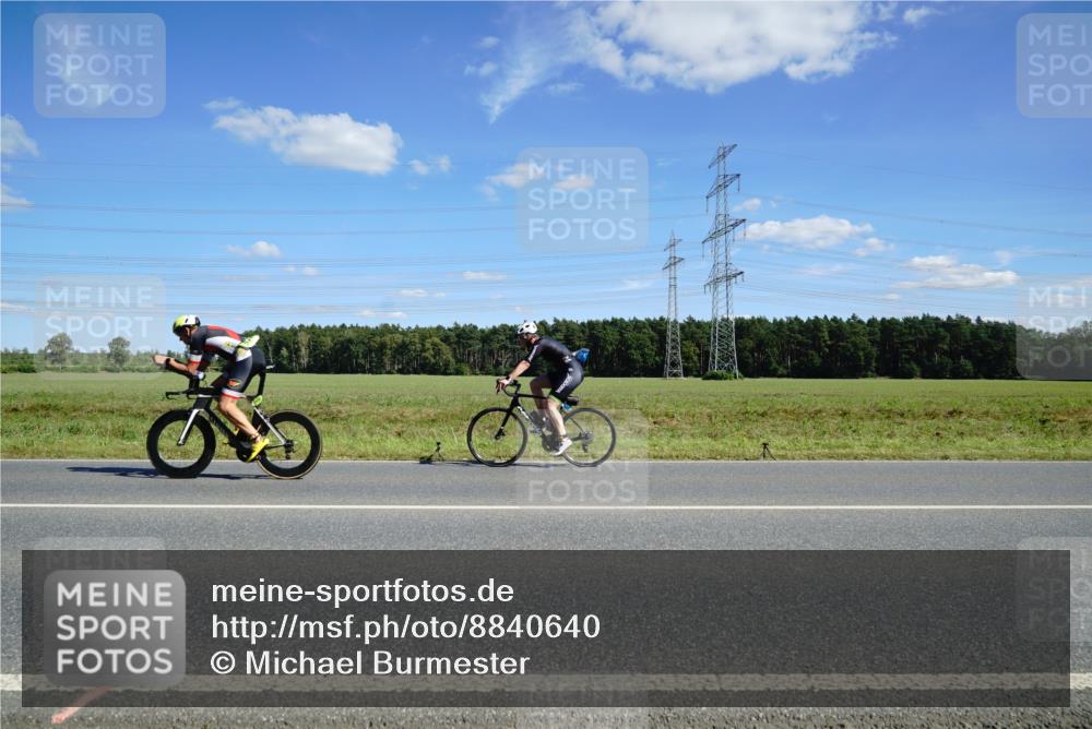 07.09.2025 - 19. Norderstedt Triathlon Michael Burmester http://msf.ph/oto/8840640 07.09.2025 14:28:54 Radfahren 393, 964, 1013, 1027, 1034 meine-sportfotos.de
