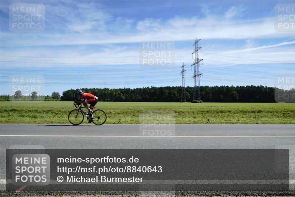 07.09.2025 - 19. Norderstedt Triathlon Michael Burmester http://msf.ph/oto/8840643 07.09.2025 12:21:39 Radfahren  meine-sportfotos.de