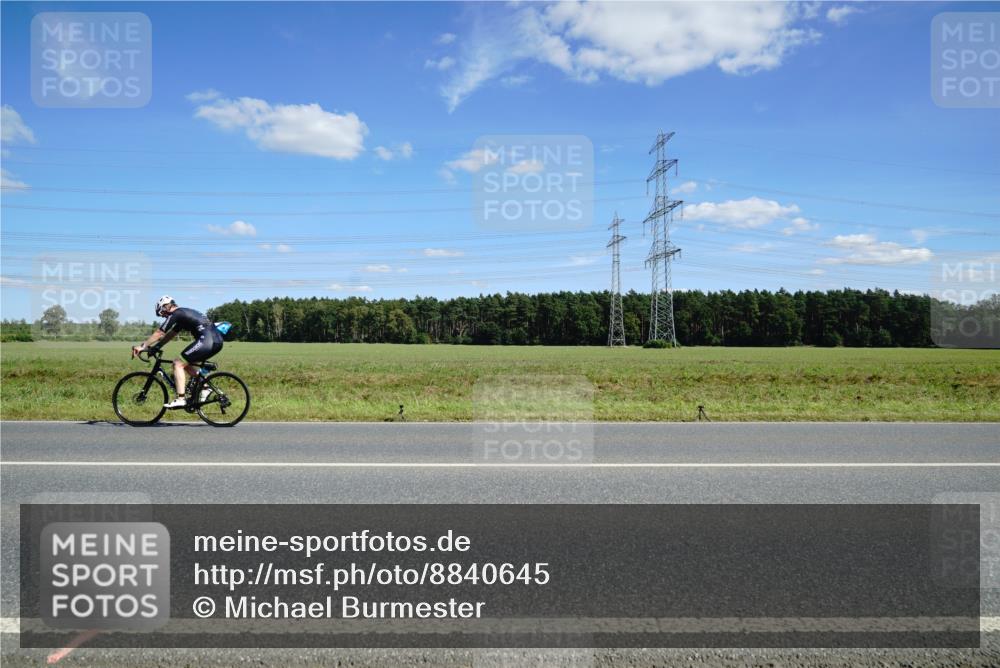 07.09.2025 - 19. Norderstedt Triathlon Michael Burmester http://msf.ph/oto/8840645 07.09.2025 14:28:54 Radfahren 393, 964, 1013, 1027, 1034 meine-sportfotos.de