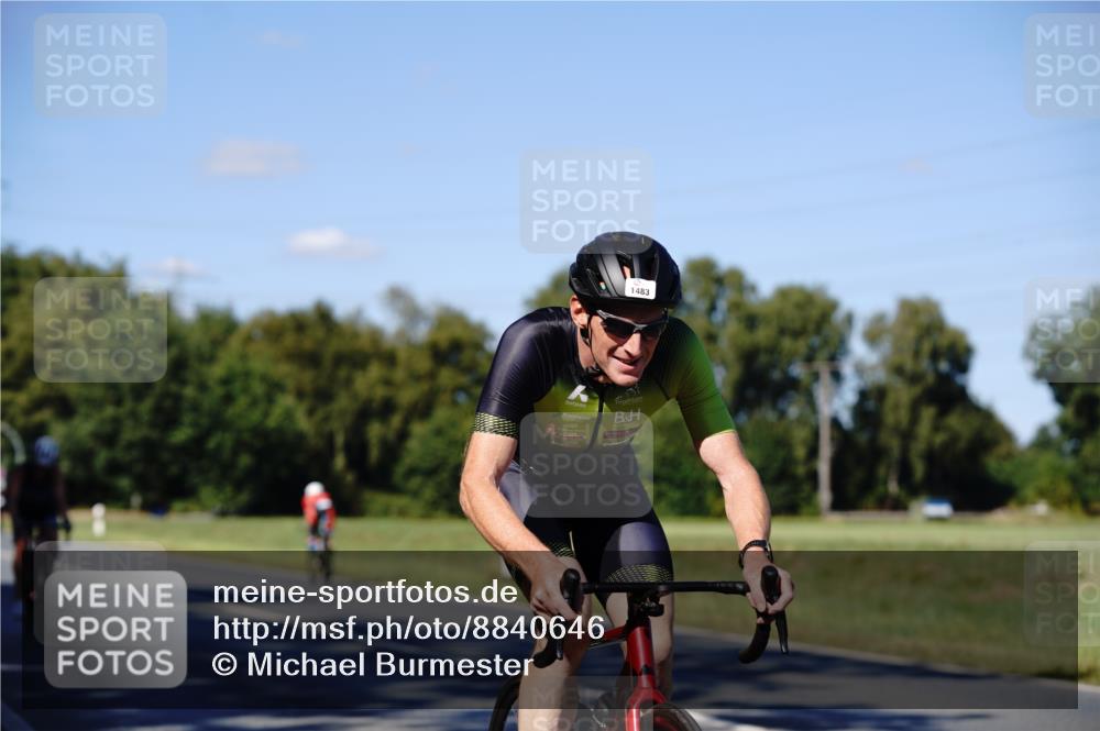 07.09.2025 - 19. Norderstedt Triathlon Michael Burmester http://msf.ph/oto/8840646 07.09.2025 15:05:09 Radfahren 1483, 1486 meine-sportfotos.de