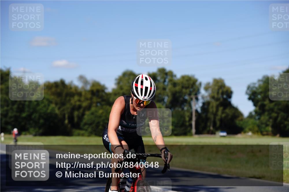 07.09.2025 - 19. Norderstedt Triathlon Michael Burmester http://msf.ph/oto/8840648 07.09.2025 15:05:11 Radfahren 1483, 1486 meine-sportfotos.de