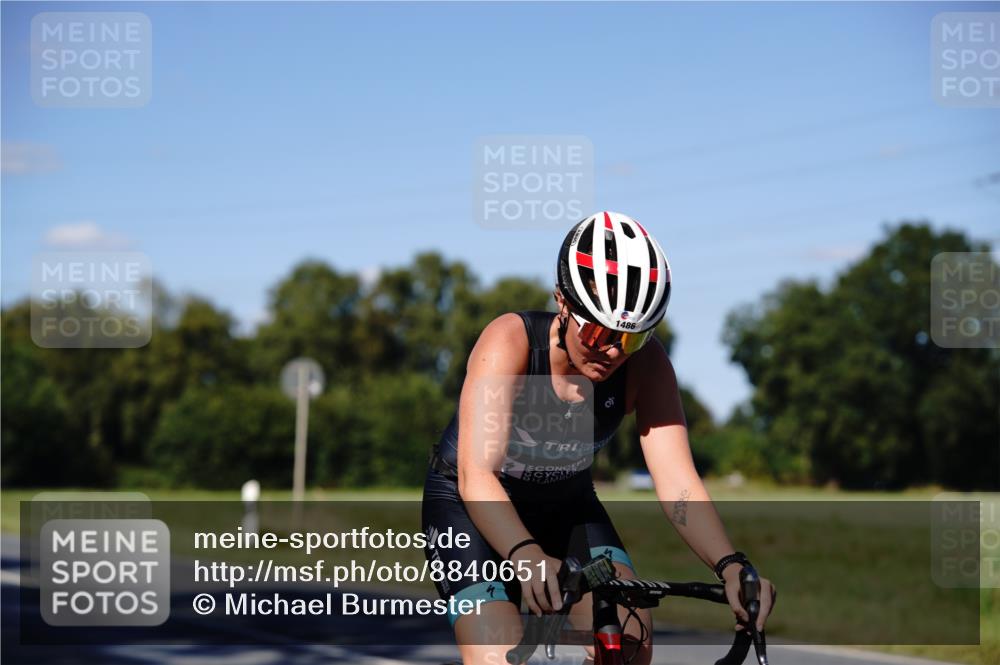 07.09.2025 - 19. Norderstedt Triathlon Michael Burmester http://msf.ph/oto/8840651 07.09.2025 15:05:11 Radfahren 1483, 1486 meine-sportfotos.de