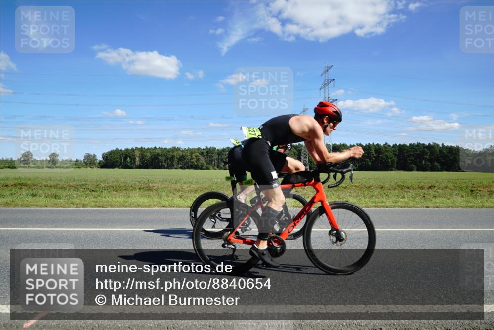 07.09.2025 - 19. Norderstedt Triathlon Michael Burmester http://msf.ph/oto/8840654 07.09.2025 14:28:55 Radfahren 478, 964, 1013, 1027 meine-sportfotos.de