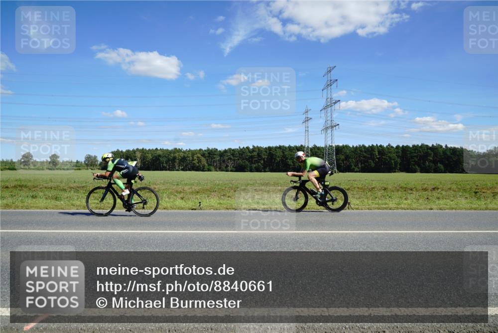 07.09.2025 - 19. Norderstedt Triathlon Michael Burmester http://msf.ph/oto/8840661 07.09.2025 14:28:57 Radfahren 478, 971, 1013, 1027 meine-sportfotos.de