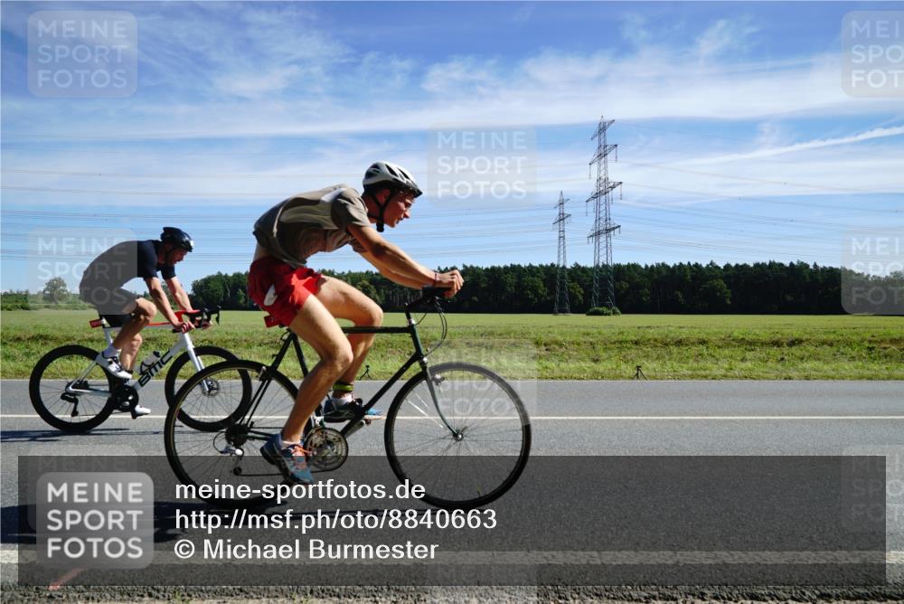 07.09.2025 - 19. Norderstedt Triathlon Michael Burmester http://msf.ph/oto/8840663 07.09.2025 12:21:48 Radfahren 701, 1212 meine-sportfotos.de