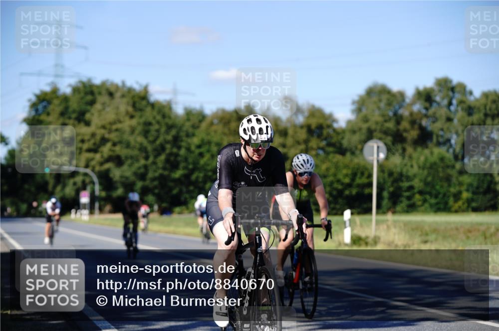 07.09.2025 - 19. Norderstedt Triathlon Michael Burmester http://msf.ph/oto/8840670 07.09.2025 15:05:47 Radfahren 448, 453, 1503 meine-sportfotos.de