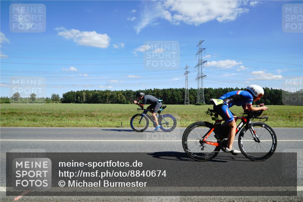 07.09.2025 - 19. Norderstedt Triathlon Michael Burmester http://msf.ph/oto/8840674 07.09.2025 14:28:58 Radfahren 478, 971, 1013, 1027 meine-sportfotos.de