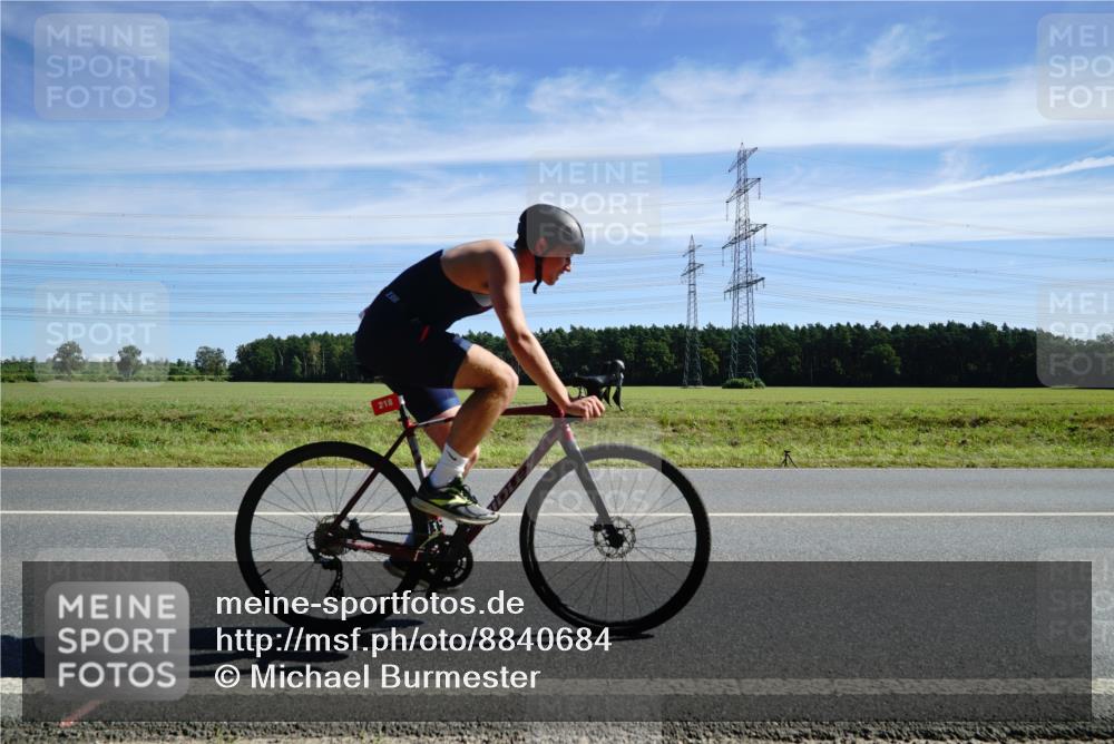 07.09.2025 - 19. Norderstedt Triathlon Michael Burmester http://msf.ph/oto/8840684 07.09.2025 12:21:58 Radfahren 218, 250, 1342 meine-sportfotos.de