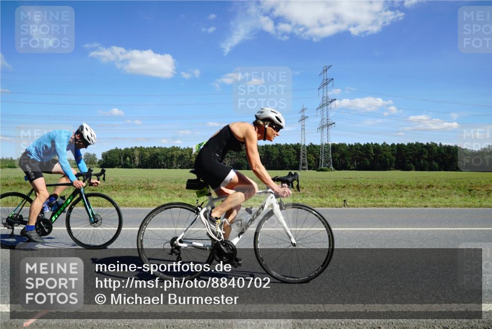 07.09.2025 - 19. Norderstedt Triathlon Michael Burmester http://msf.ph/oto/8840702 07.09.2025 14:29:06 Radfahren 364, 373, 391, 463, 1467 meine-sportfotos.de