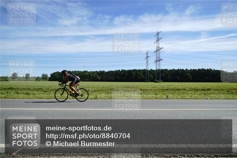 07.09.2025 - 19. Norderstedt Triathlon Michael Burmester http://msf.ph/oto/8840704 07.09.2025 12:22:03 Radfahren 188, 1346, 1398 meine-sportfotos.de
