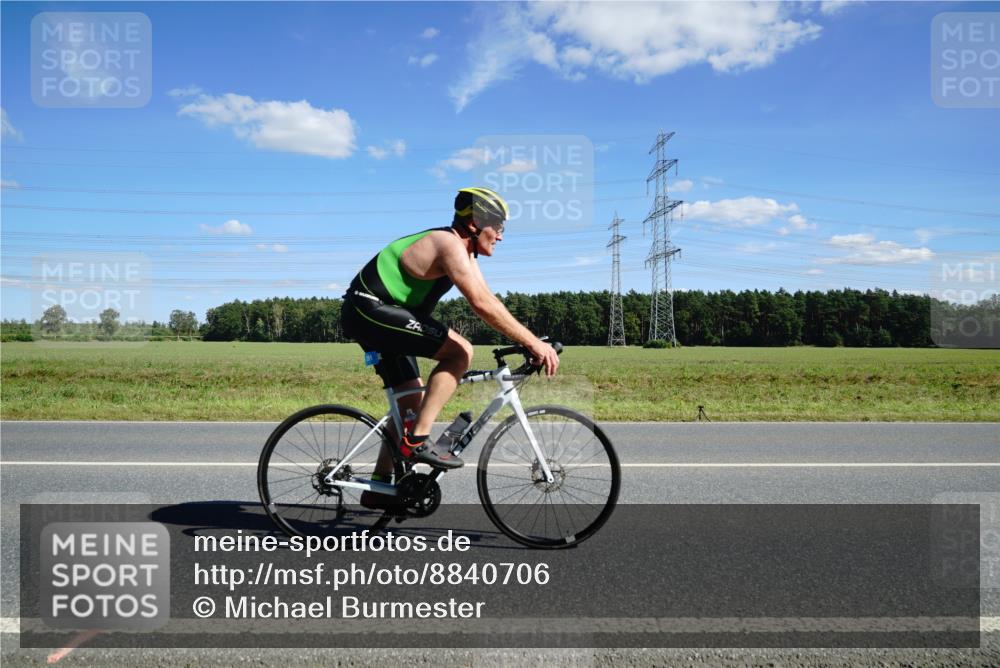 07.09.2025 - 19. Norderstedt Triathlon Michael Burmester http://msf.ph/oto/8840706 07.09.2025 14:29:07 Radfahren 364, 373, 391, 463, 1467 meine-sportfotos.de